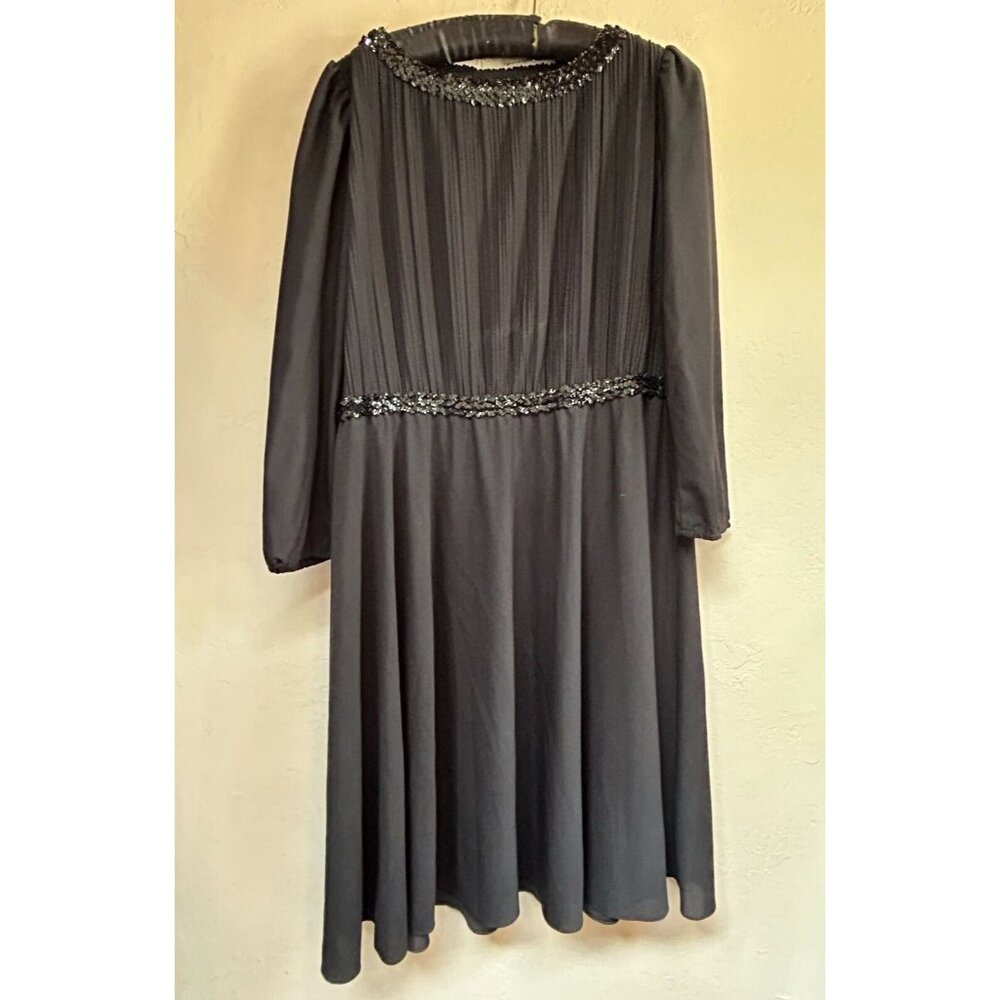 Vintage Sally Petite Size 12 Black Fit & Flare Dress Sequins Accordion Pleats